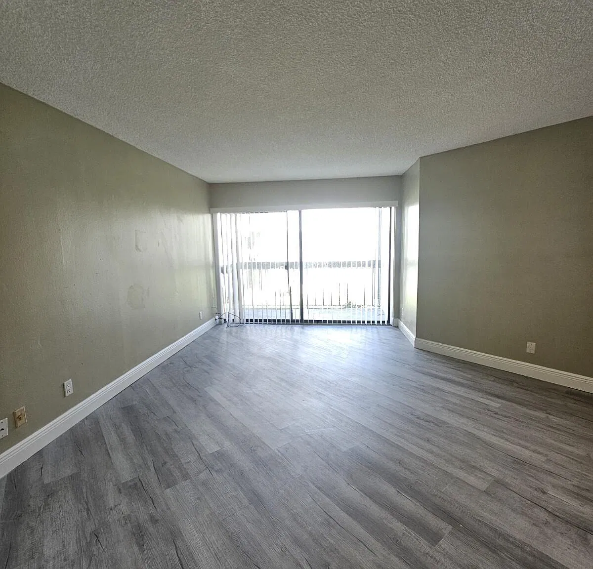 2 bed, 2.0 bath, 1030 sqft, $1,750 — Photo 2