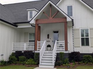 320 Oak Hollow Dr, Madisonville, LA 70447