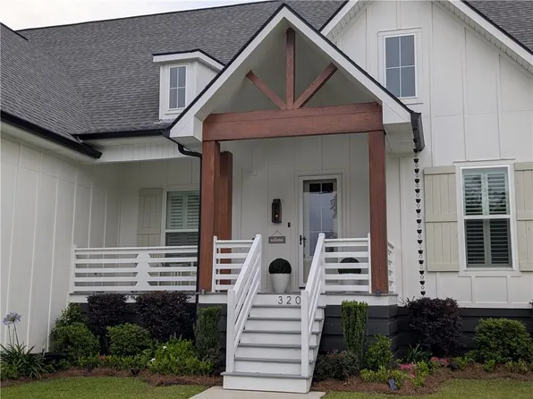 320 Oak Hollow Dr, Madisonville, LA 70447