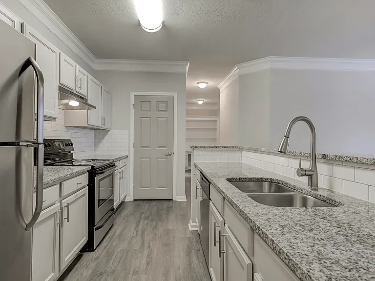 Lakeside at Town Center Apartments — Photo 56