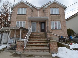 8 Sharrotts Rd, Staten Island, NY 10309
