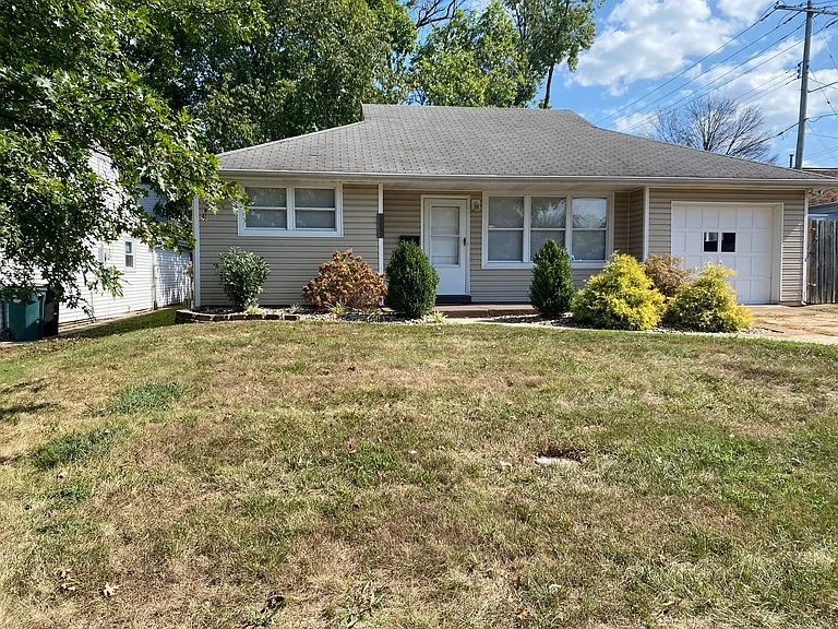 1112 N Geyer Rd — Photo 1