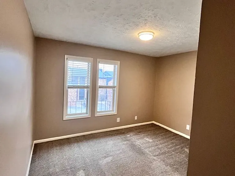 Bristol Square Apartments — Photo 70