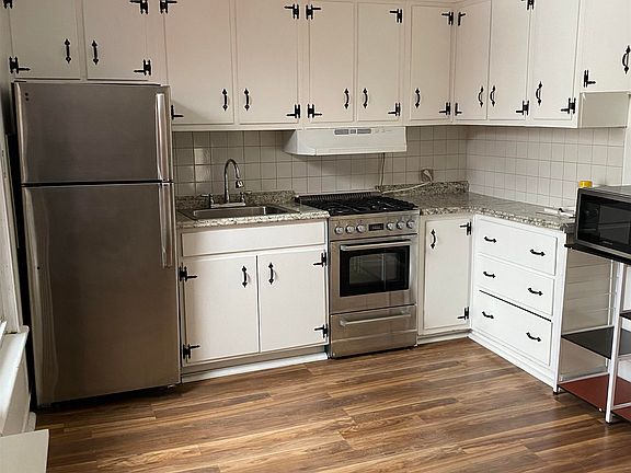 2nd image of 296 Webster Ave #2