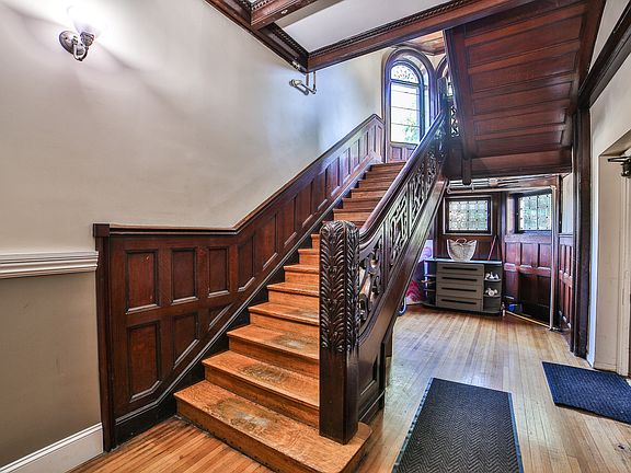 5th image of 176 North St APT 4
