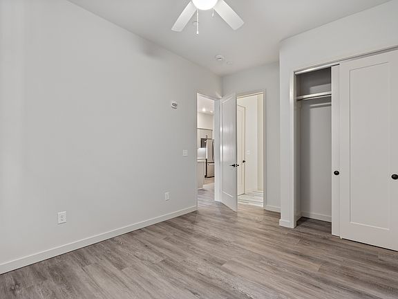 5th image of 1014 16th Ave S #202