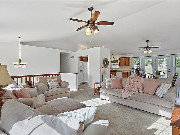 5th image of 731 Bunker Hill Dr