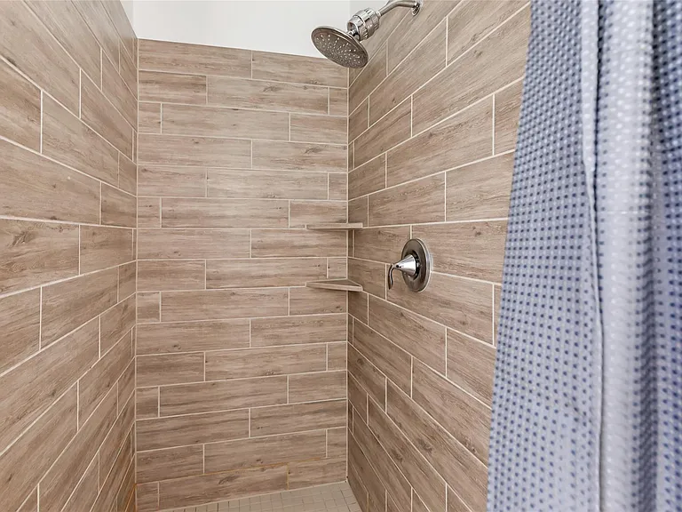 9423 Pelican Cliff Ct — Photo 24