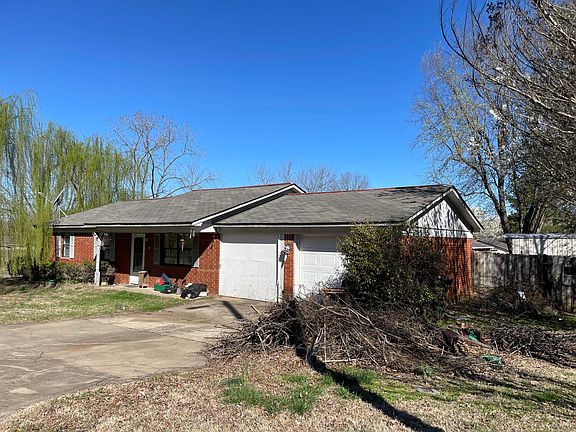 3rd image of 10 Fitzgerald St