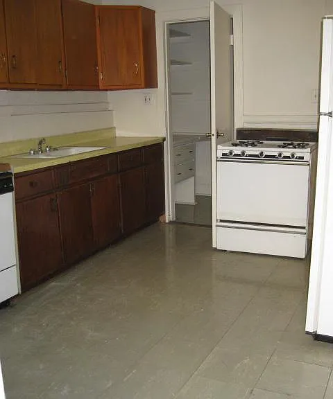 3203 N Clark St #2R — Photo 2