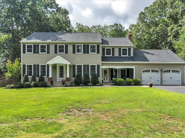 8 Stonehenge Dr, Medford, NJ 08055