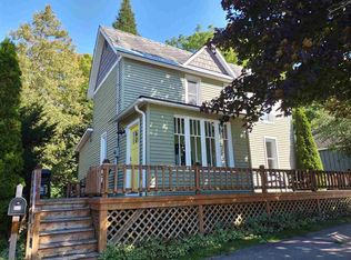 611 Waukazoo Ave, Petoskey, MI 49770