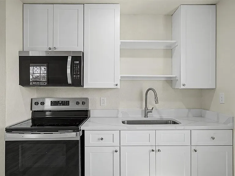 9021 White Settlement Rd #B — Photo 8