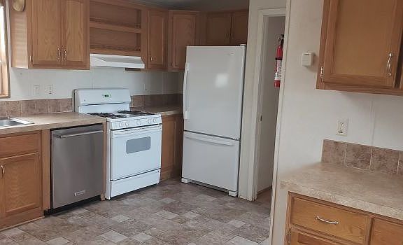 3rd image of 2622 Yankee St