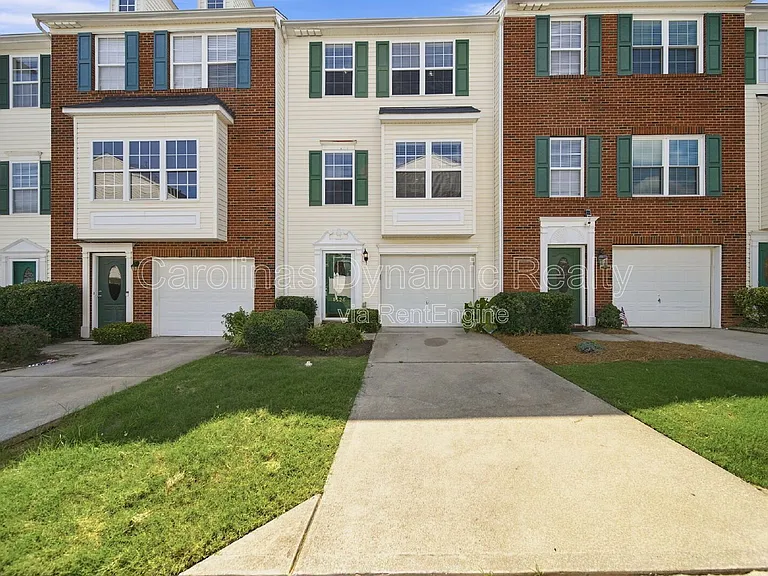 1526 Royal Auburn Ave — Photo 4