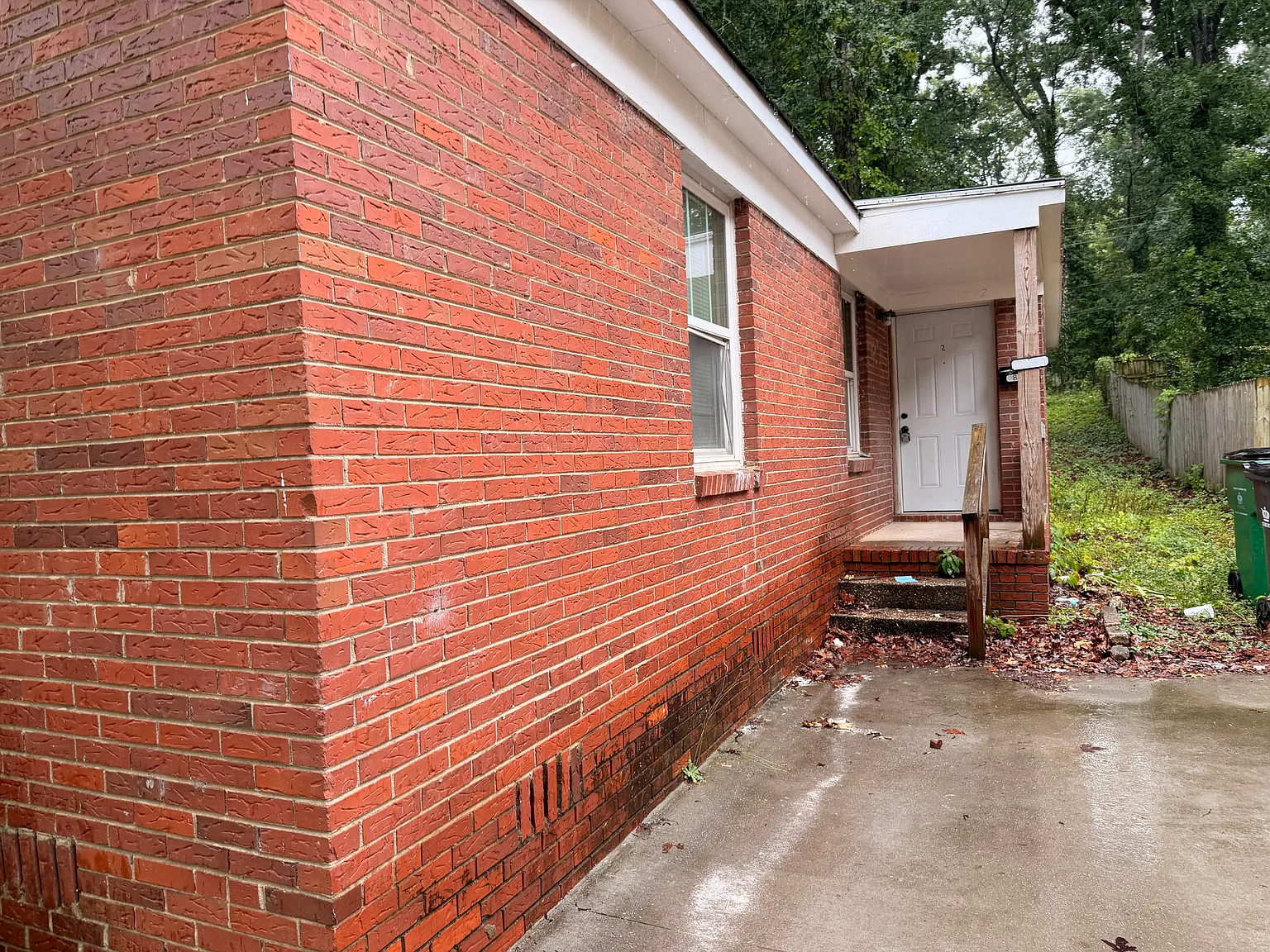 2 bed, 650 sqft, $1,049 — Photo 2