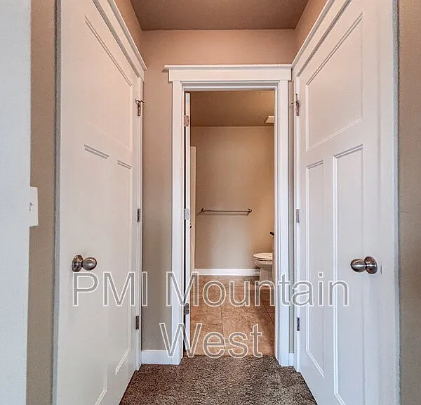 420 N Main St #29 — Photo 28