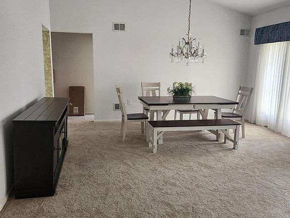 4th image of 1045B Canterbury Drive