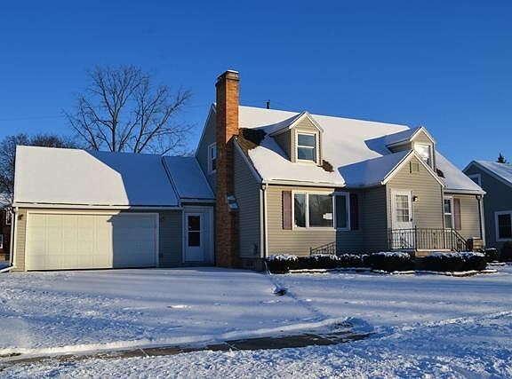 2nd image of 333 E 10th St