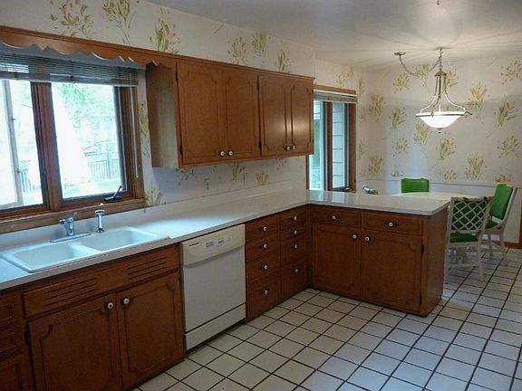 4th image of 6928 Cornelia Dr