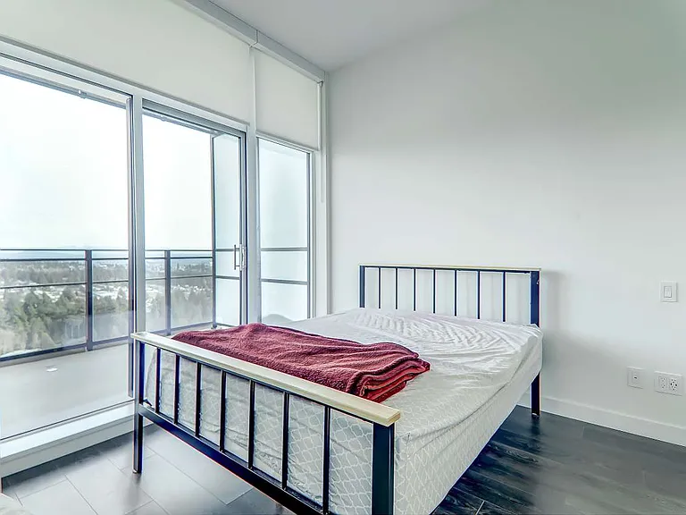 1045 Austin Ave #220 — Photo 8