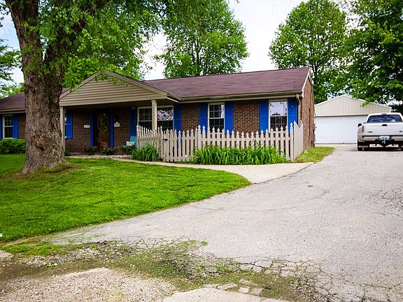 3rd image of 1427 Greenwood Ct