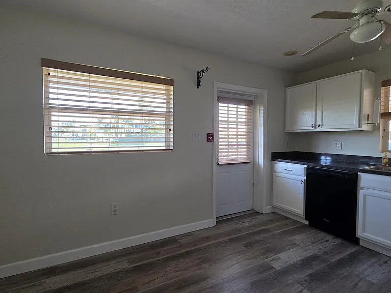 462 Hernando St #B — Photo 6
