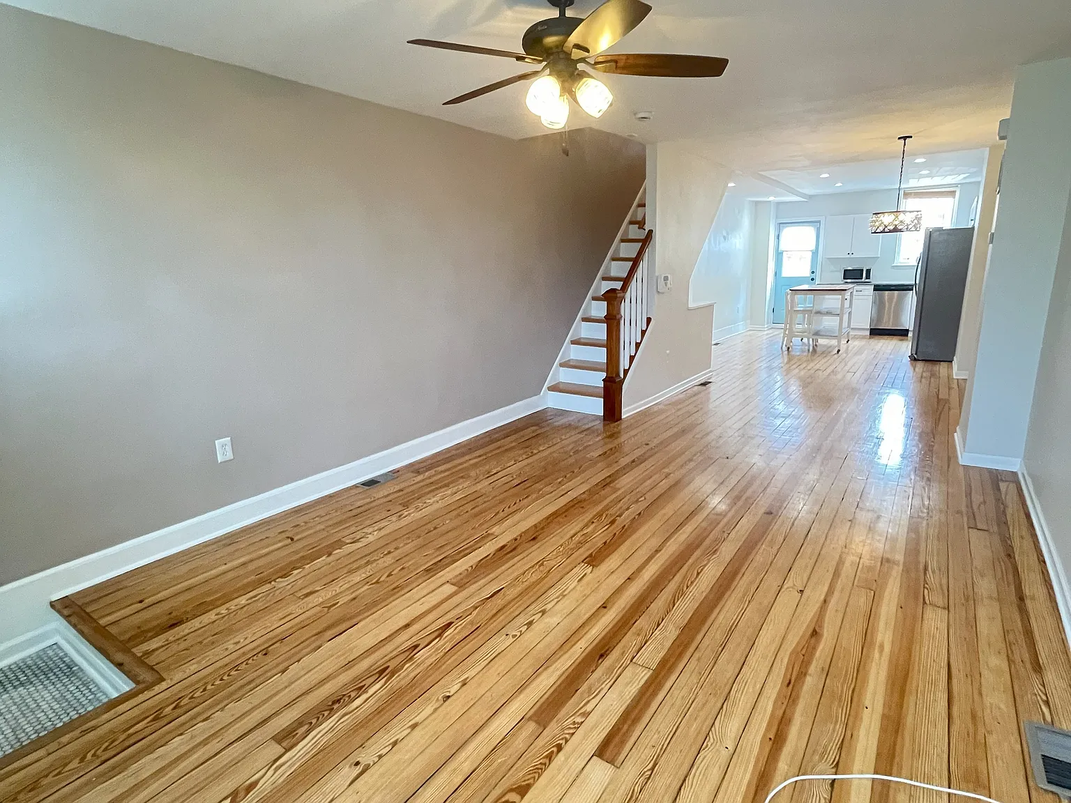 3 bed, 1600 sqft, $2,300 — Photo 4