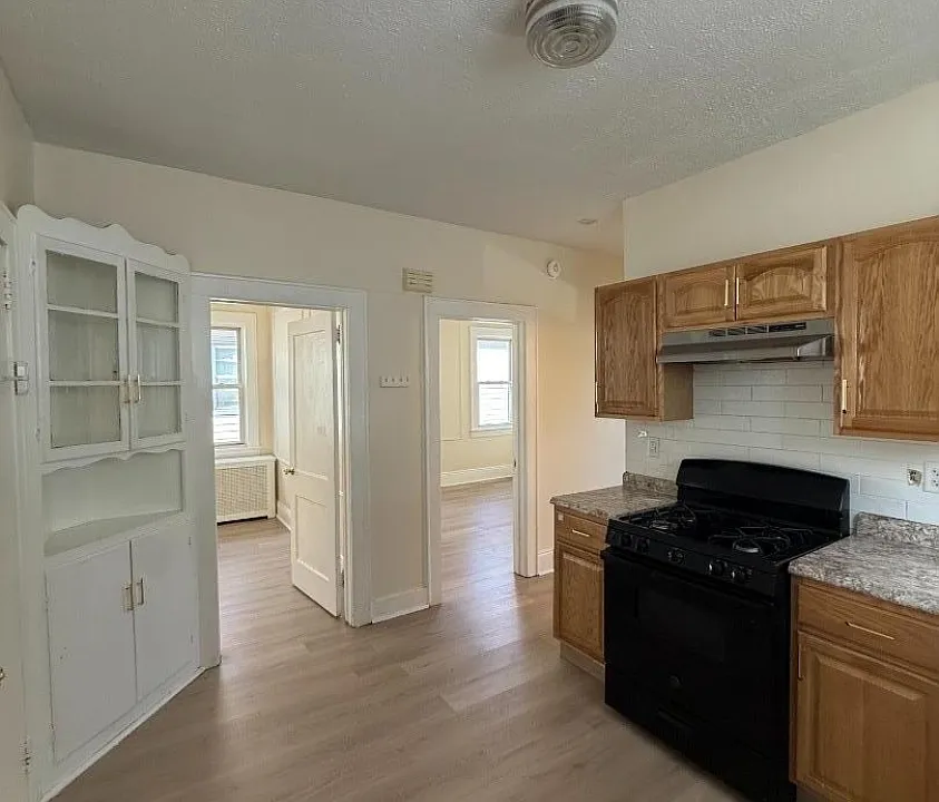 1010 Sheridan Ave #2F