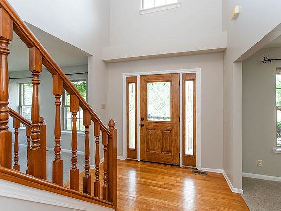 3rd image of 10517 Greenway Dr