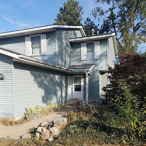 2nd image of 391 Pine Needles Ct SE