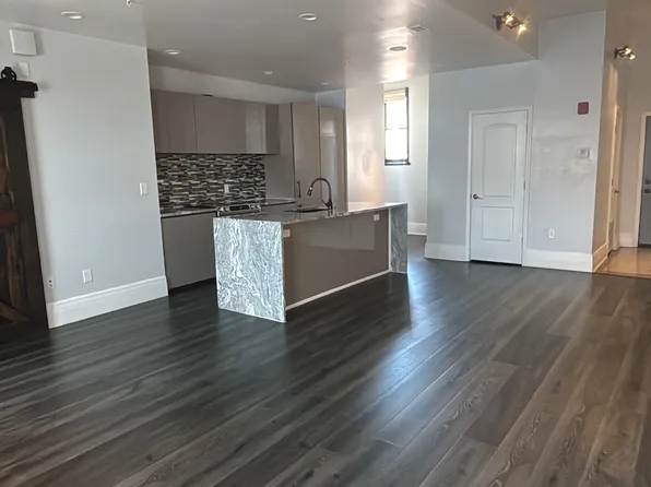 22 W 7th St, Cincinnati, OH