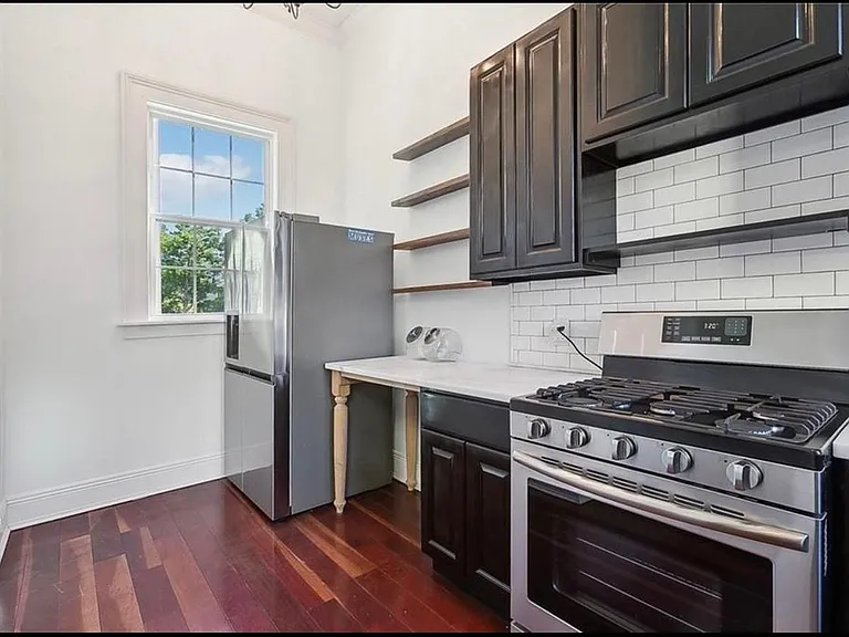 1674 N Robertson St — Photo 8