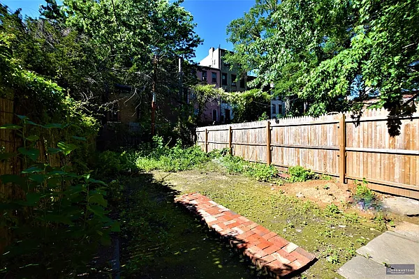 Rented by Brownstone Real Estate | media 4