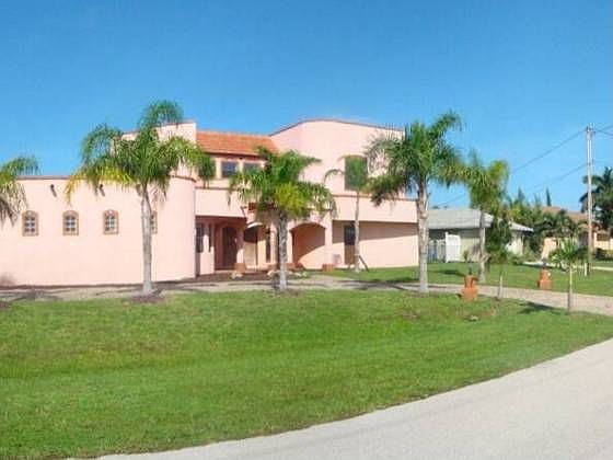 4th image of 3042 SW 28th Ave