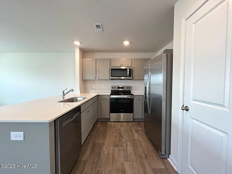 201 Maddox Dr — Photo 10