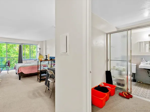 100 York Street #6G, New Haven, CT 06511