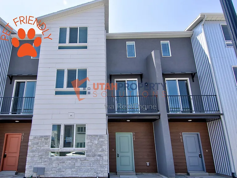964 N 500th St W — Photo 1