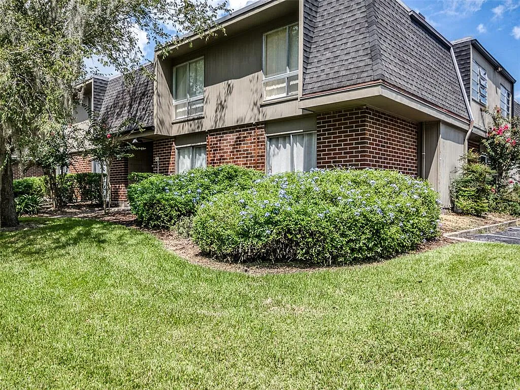 2 bed, 1.0 bath, 787 sqft, $1,100 — Photo 2
