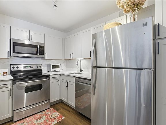 5th image of 655 W Irving Park Rd APT 4412