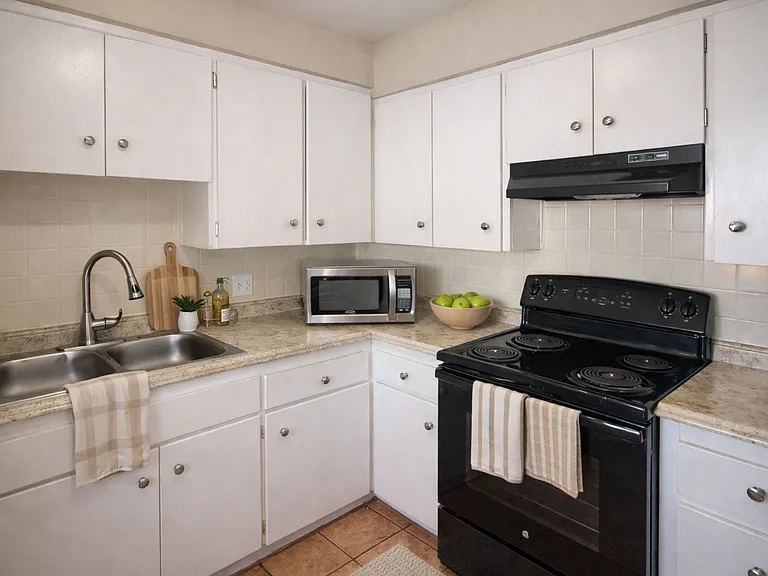 5275 W. 1st Avenue — Photo 3