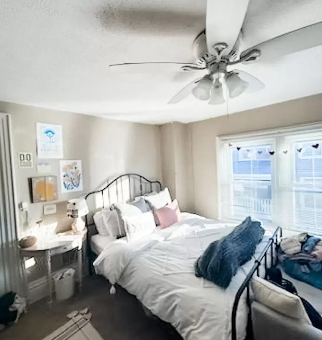 613 E Burlington St — Photo 2