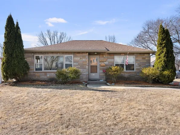 2617 19th St, Moline, IL 61265