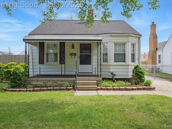 690 E Chesterfield St, Ferndale, MI 48220