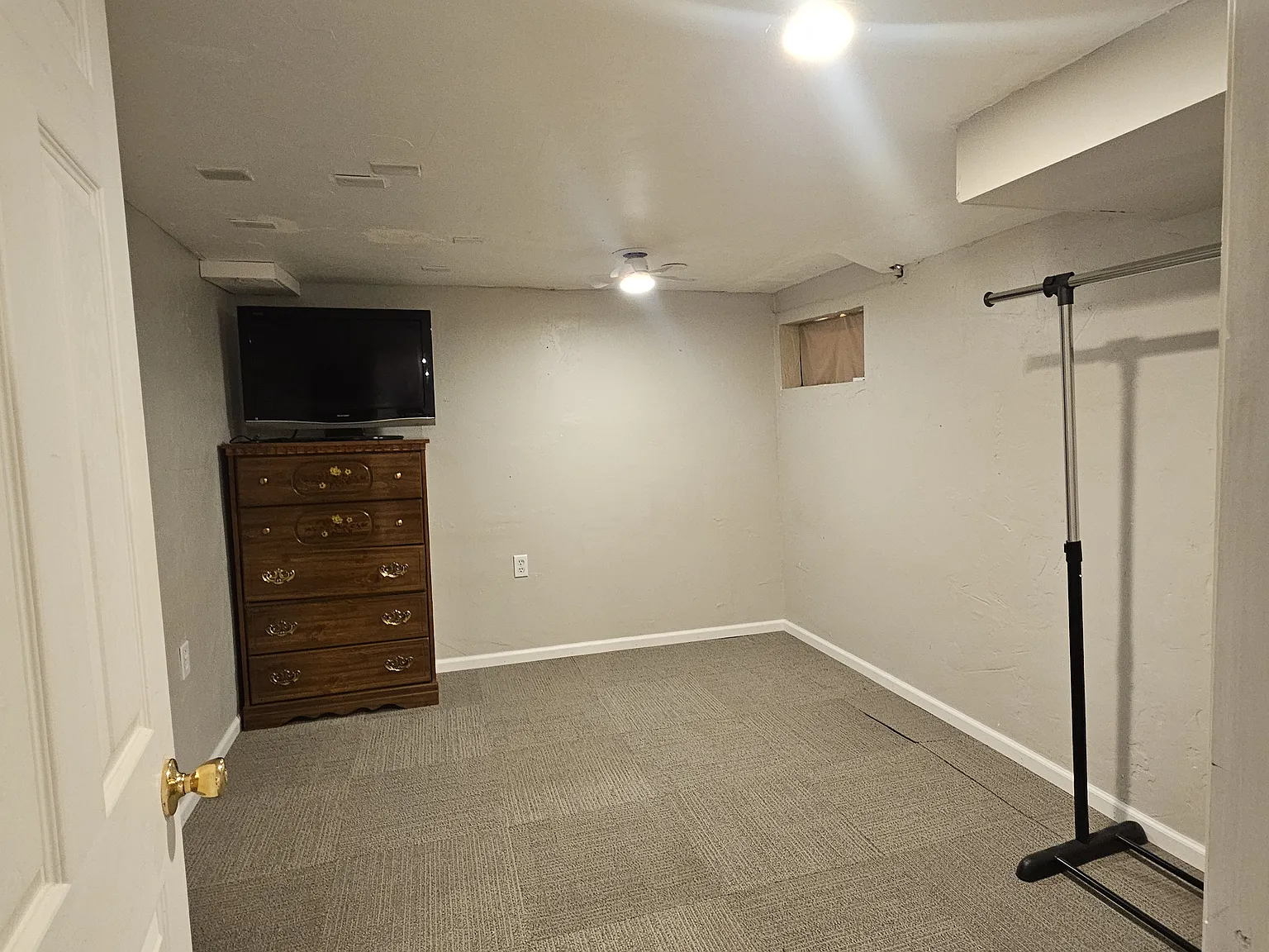 Studio, 450 sqft, $995 — Photo 4