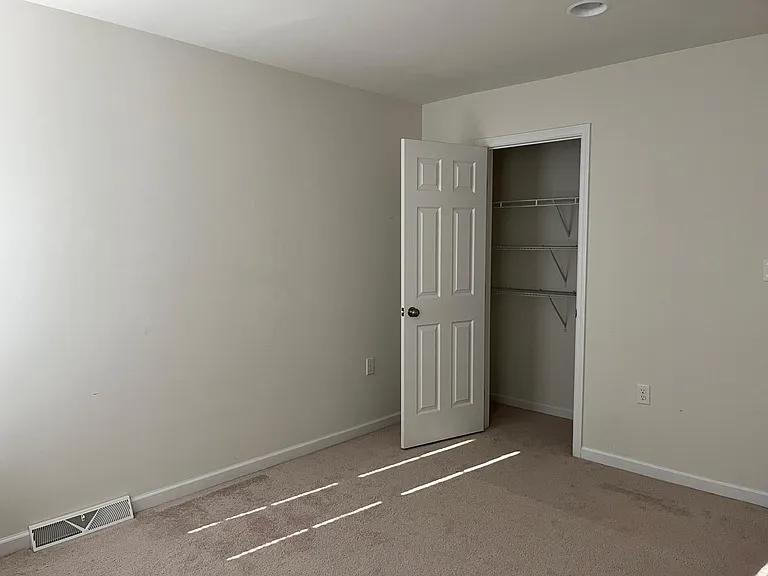 532 Rayburn Ct — Photo 12
