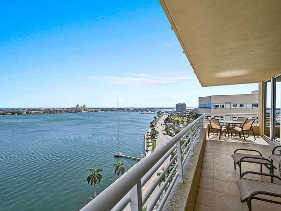 4th image of 1551 N Flagler Dr #1418