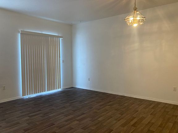 3rd image of 2417 E Desmet Ave