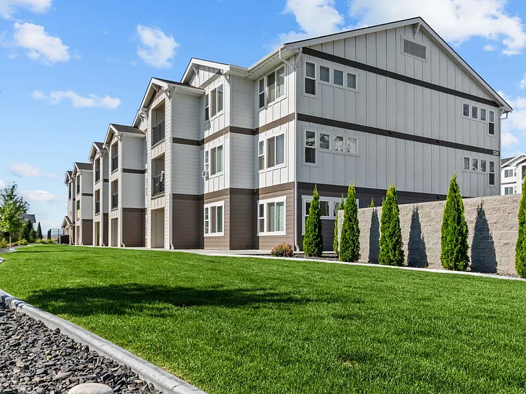 Tides at Willow Pointe — Photo 35