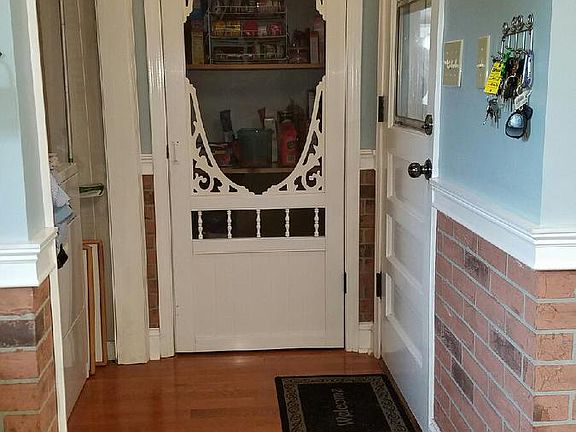 Pantry & Laundry Area